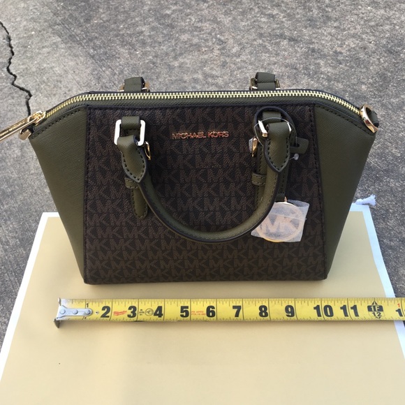 MICHAEL KORS CIARA MD MESSENGER DUFFLE Multi - Picture 11 of 11